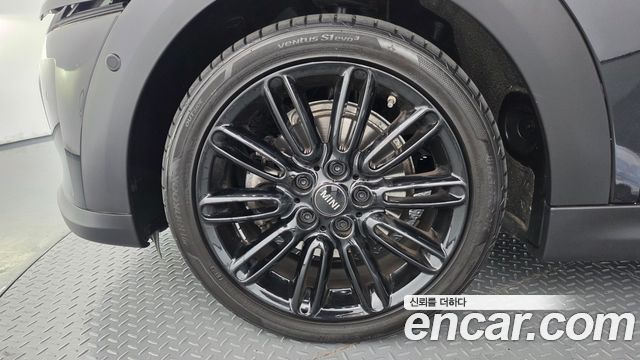 Mini Cooper Convertible 2024 — photo 5