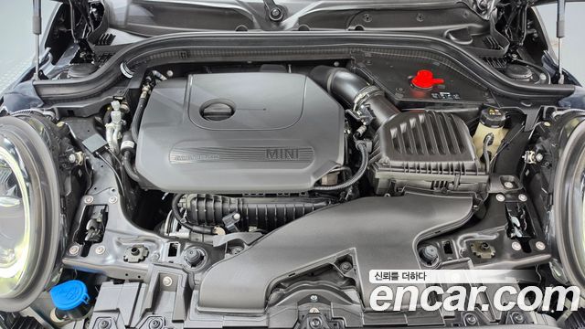Mini Cooper Convertible 2024 — photo 6