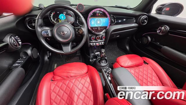 Mini Cooper Convertible 2024 — photo 10