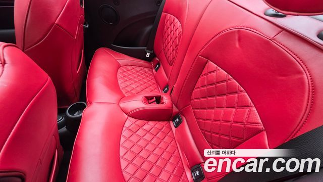 Mini Cooper Convertible 2024 — photo 17