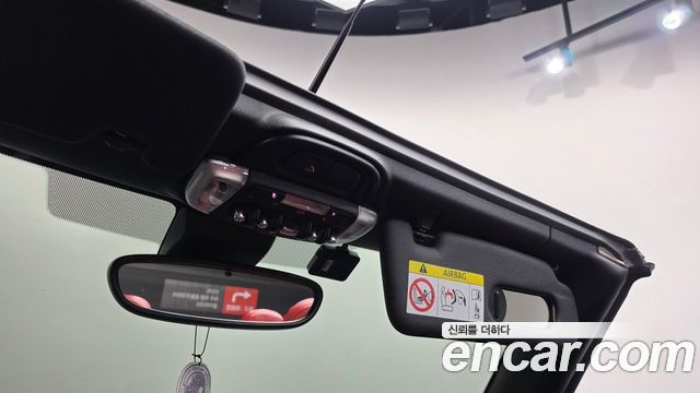 Mini Cooper Convertible 2024 — photo 23