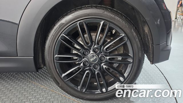 Mini Cooper Convertible 2024 — photo 7