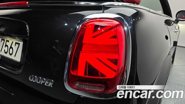 Mini Cooper Convertible 2024 — photo 9
