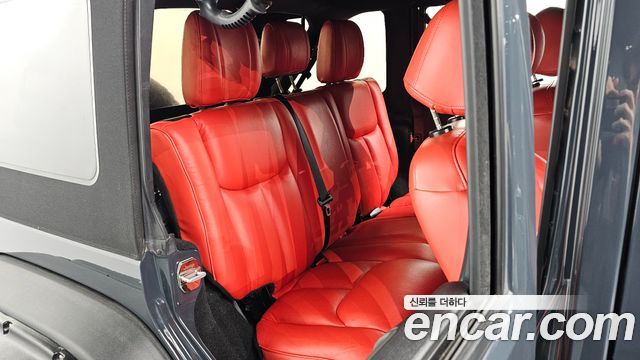 Jeep Wrangler 2016 — photo 17