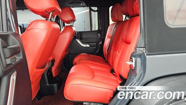 Jeep Wrangler 2016 — photo 18