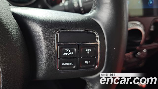 Jeep Wrangler 2016 — photo 25