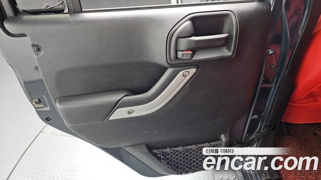 Jeep Wrangler 2016 — photo 15