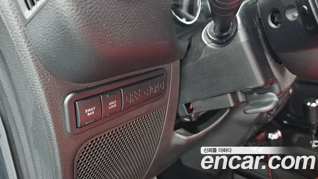 Jeep Wrangler 2016 — photo 27