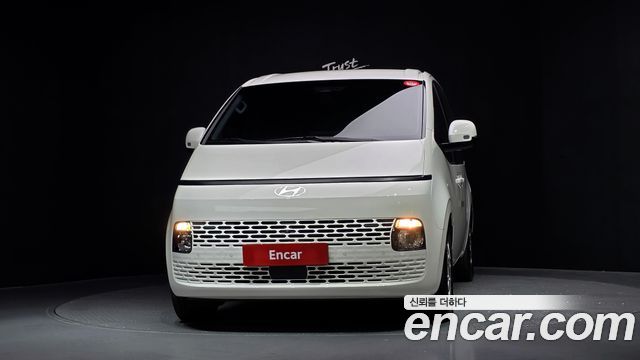 Hyundai Staria 2025 — photo 3
