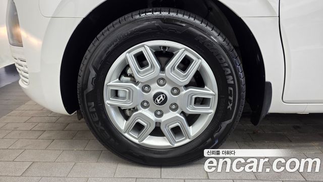 Hyundai Staria 2025 — photo 5
