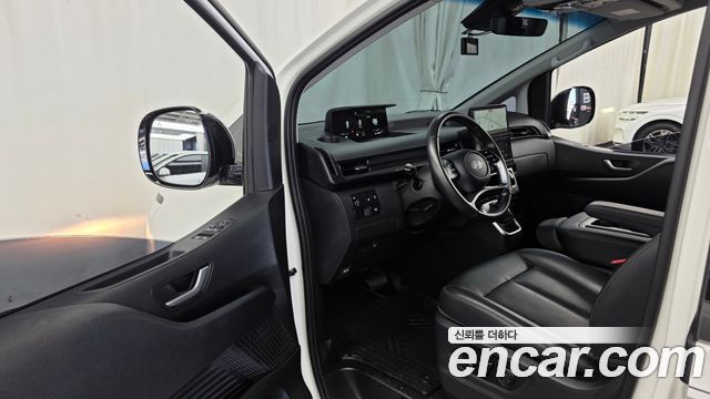 Hyundai Staria 2025 — photo 10