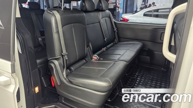 Hyundai Staria 2025 — photo 12