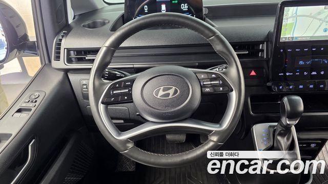 Hyundai Staria 2025 — photo 13