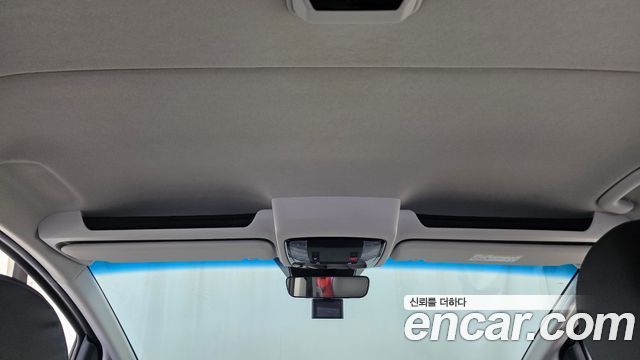 Hyundai Staria 2025 — photo 18