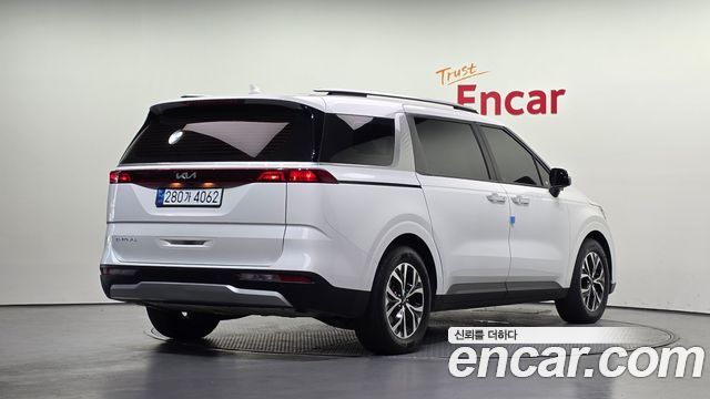 Kia Canival 2022 — photo 2