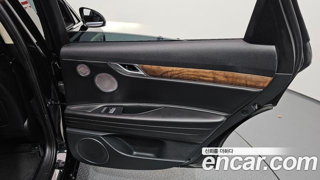 Genesis G80 2022 — photo 15