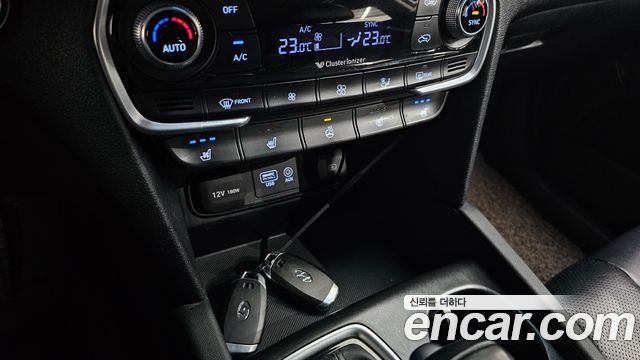 Hyundai Santafe 2019 — photo 22