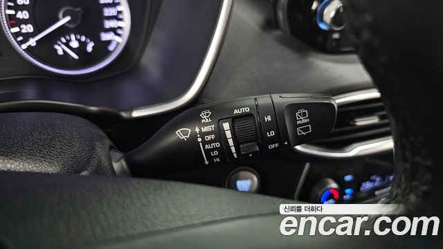 Hyundai Santafe 2019 — photo 23