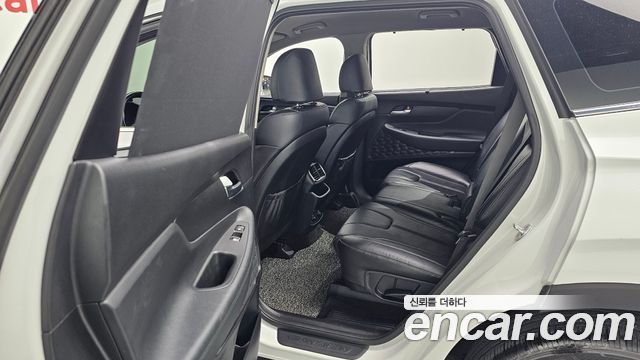 Hyundai Santafe 2019 — photo 28