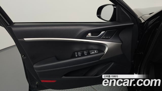 Genesis G70 2023 — photo 14