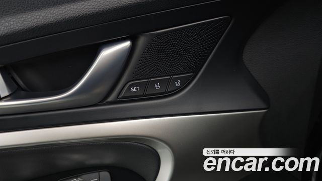 Genesis G70 2023 — photo 28