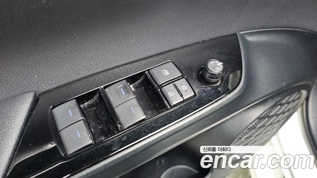 Toyota Prius 2019 — photo 13
