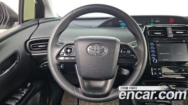 Toyota Prius 2019 — photo 14