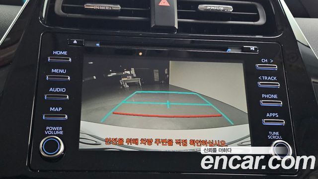 Toyota Prius 2019 — photo 18