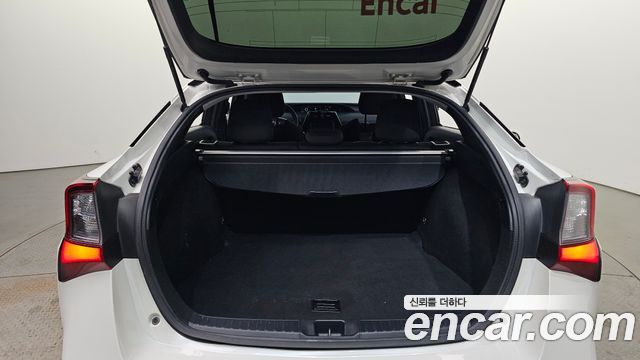 Toyota Prius 2019 — photo 20