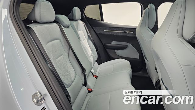 Volvo EX30 2026 — photo 18