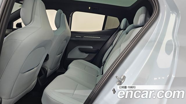 Volvo EX30 2026 — photo 16