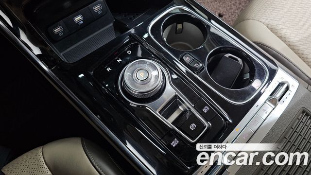 Kia Canival 2021 — photo 12