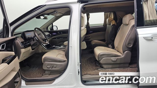 Kia Canival 2021 — photo 18