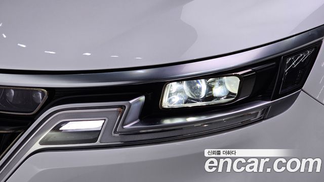 Kia Canival 2021 — photo 8