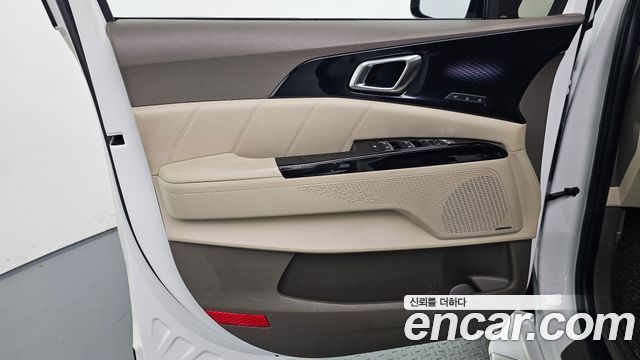 Kia Canival 2021 — photo 14