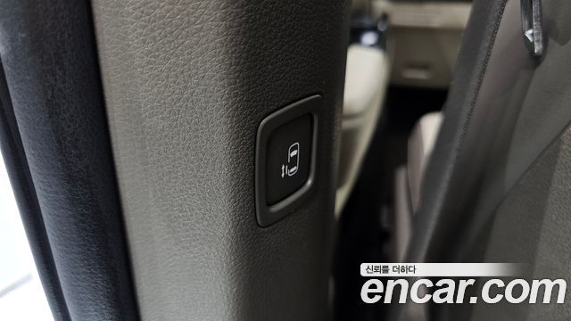Kia Canival 2021 — photo 37