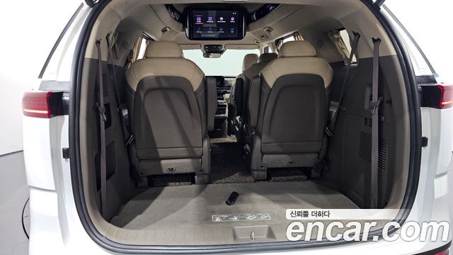 Kia Canival 2021 — photo 40