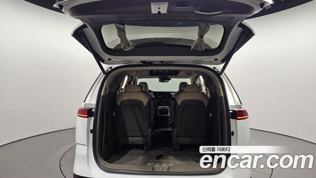 Kia Canival 2021 — photo 41