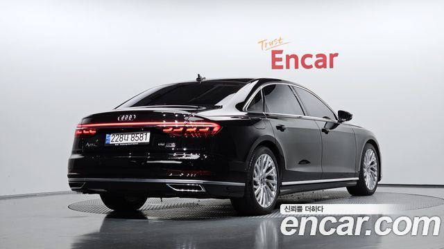 Audi A8 2021 — photo 2