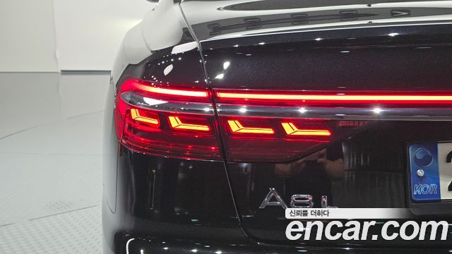Audi A8 2021 — photo 9