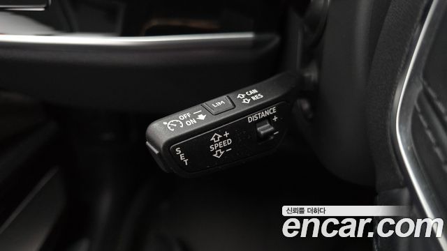 Audi A8 2021 — photo 32