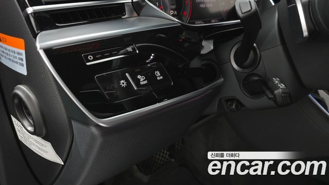 Audi A8 2021 — photo 35