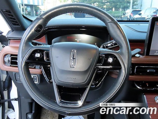 Lincoln Aviator 2021 — photo 8