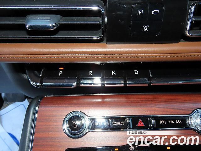 Lincoln Aviator 2021 — photo 11