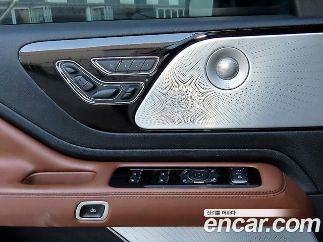 Lincoln Aviator 2021 — photo 12