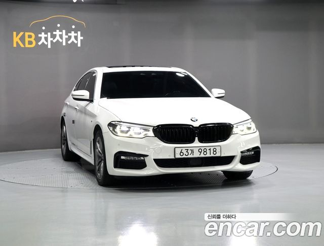 BMW 5-Series 2018 — photo 2