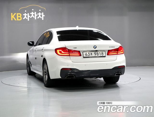 BMW 5-Series 2018 — photo 3