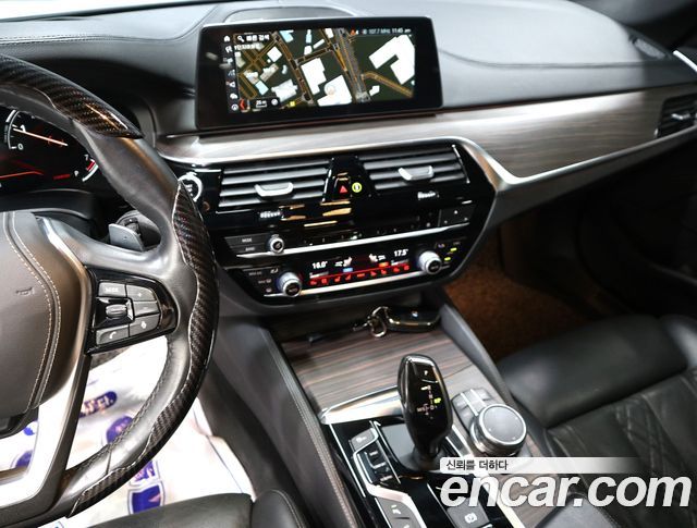 BMW 5-Series 2018 — photo 8