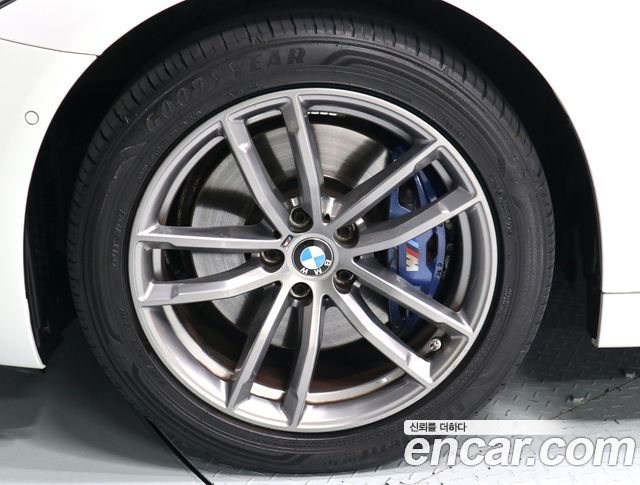 BMW 5-Series 2018 — photo 19