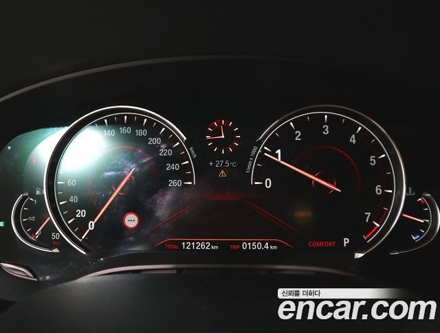 BMW 5-Series 2018 — photo 20